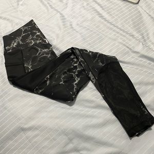 BuffBunny Black Marble Legging - Medium